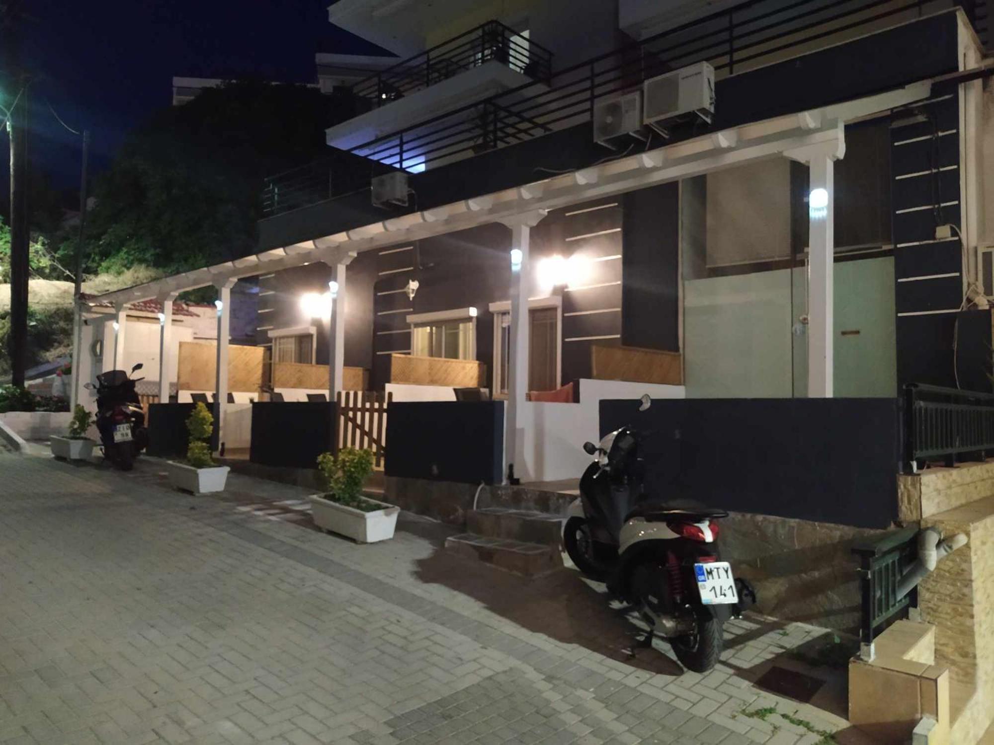 Stratos Family Apartments & Studios نيوس مارماراس المظهر الخارجي الصورة